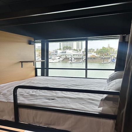 The Pier Pods On The Water- 50M From Townsville Bus Terminal And Ferry Terminal- Passport Id Requried Buitenkant foto