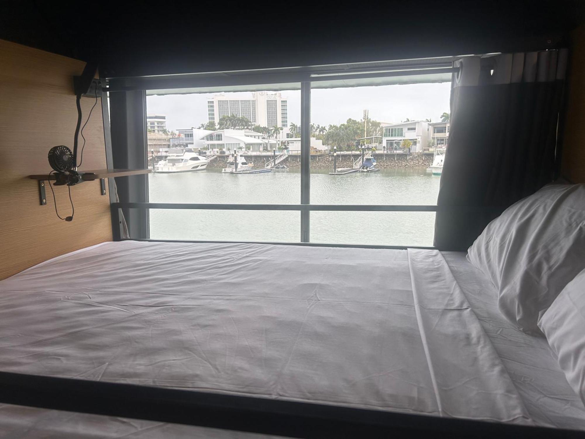The Pier Pods On The Water- 50M From Townsville Bus Terminal And Ferry Terminal- Passport Id Requried Buitenkant foto