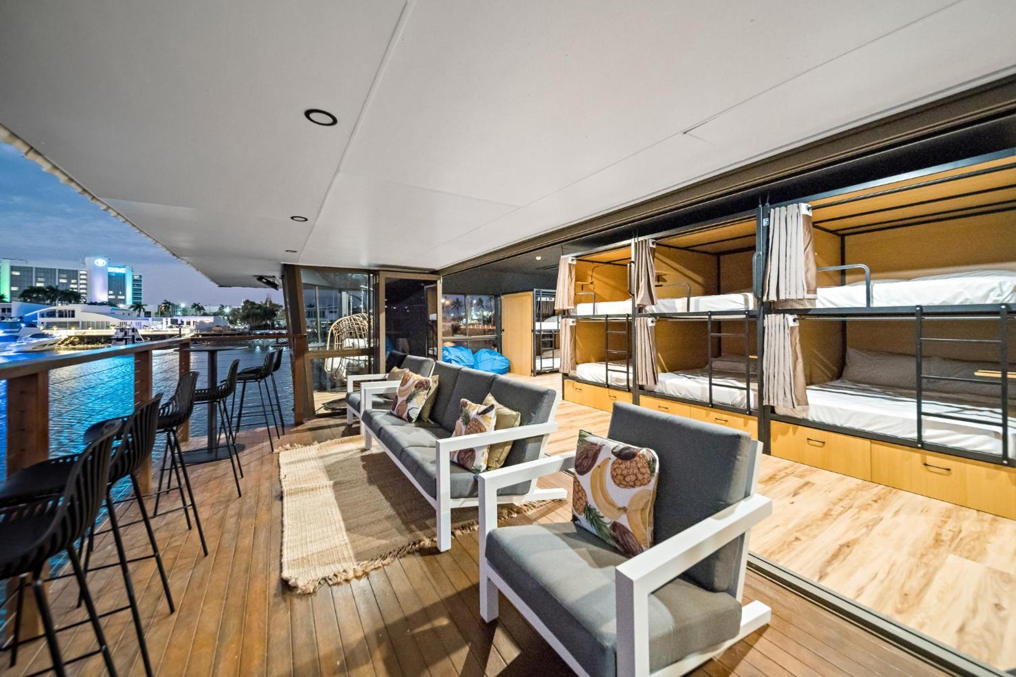 The Pier Pods On The Water- 50M From Townsville Bus Terminal And Ferry Terminal- Passport Id Requried Buitenkant foto
