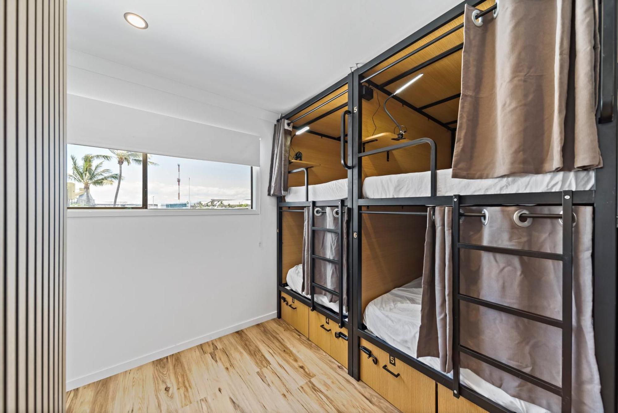 The Pier Pods On The Water- 50M From Townsville Bus Terminal And Ferry Terminal- Passport Id Requried Buitenkant foto